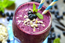 Berry Ginger Oat Smoothie